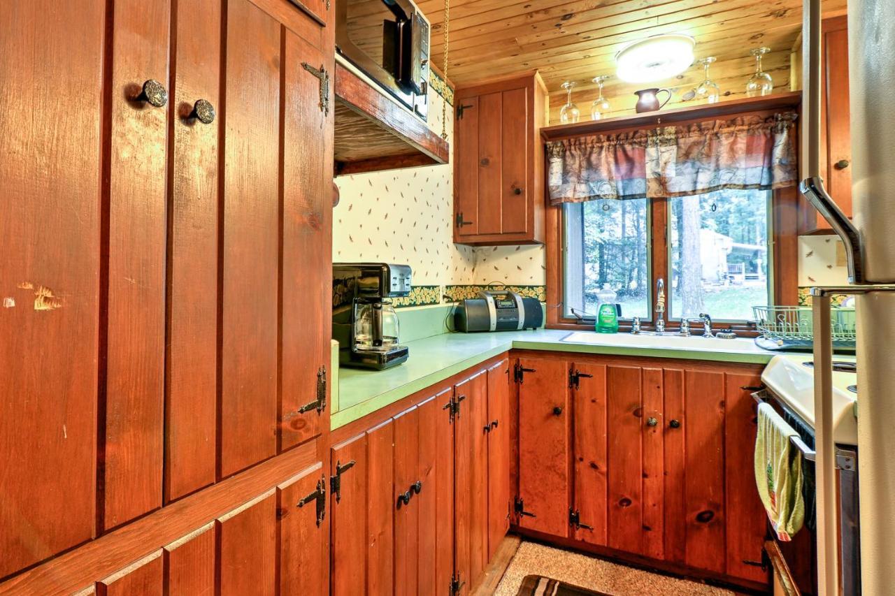 Rustic Bedford Cabin Near Hunting And Fishing Villa Exterior photo