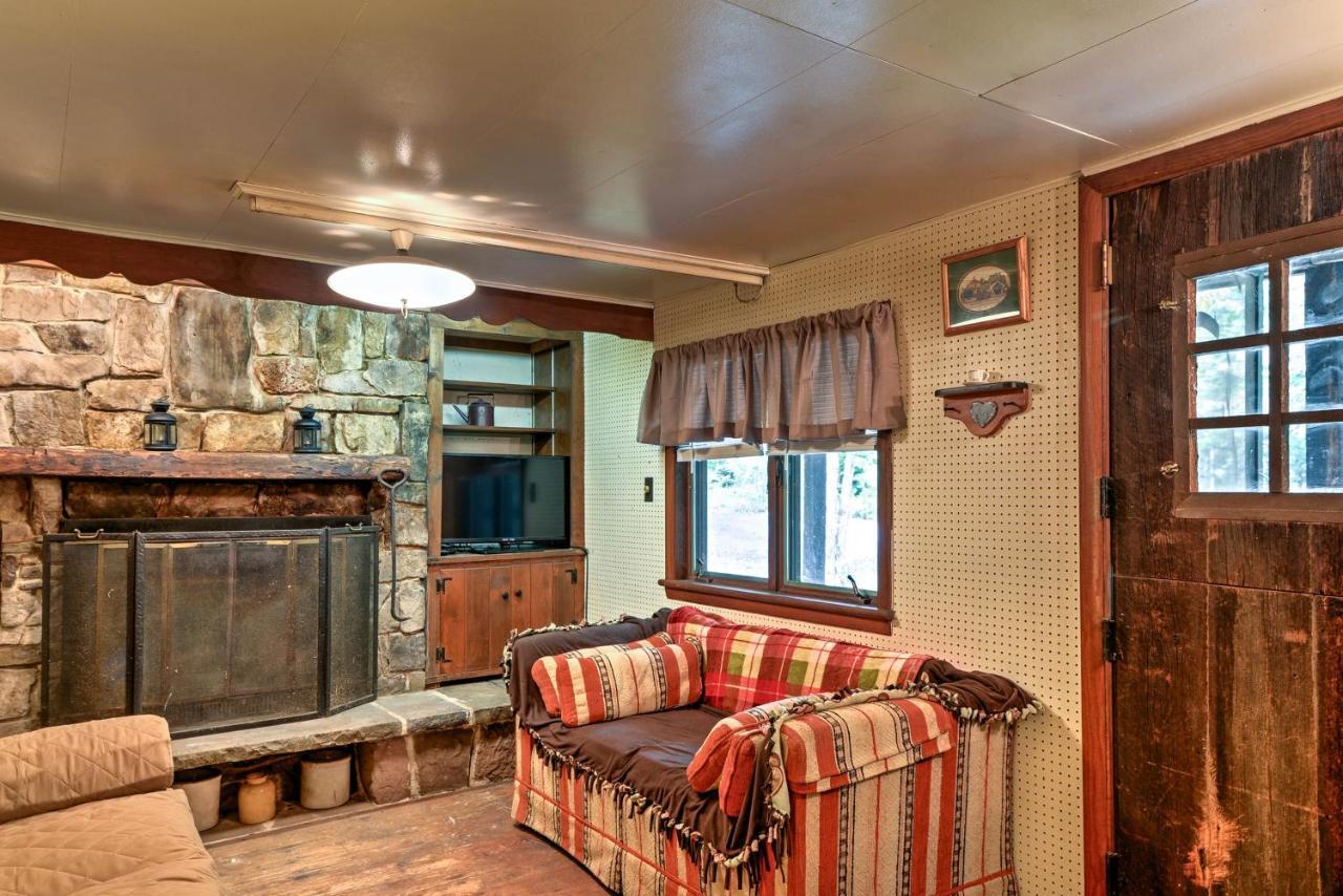 Rustic Bedford Cabin Near Hunting And Fishing Villa Exterior photo